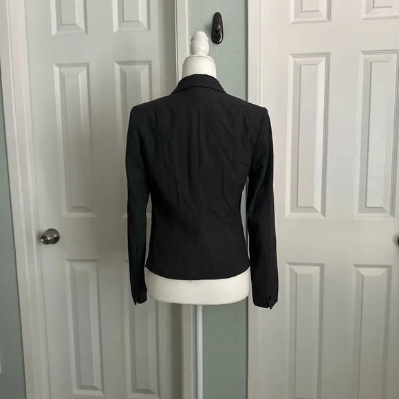 H&M Gray One Button Two Pocket Blazer Size 8 - Picture 5 of 7